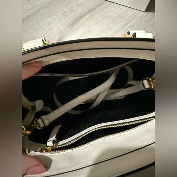 Prada SAFFIANO LEATHER HANDBAG - authentic - Picture 4 of 12